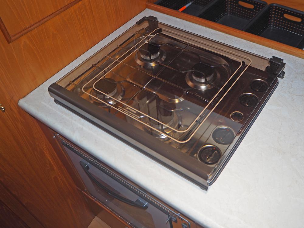 Aft cabin, Accommodation